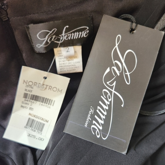 LA FEMME 🔖NWT Long Sleeve Ruched Cocktail Dress - Size 2 - Picture 9 of 13